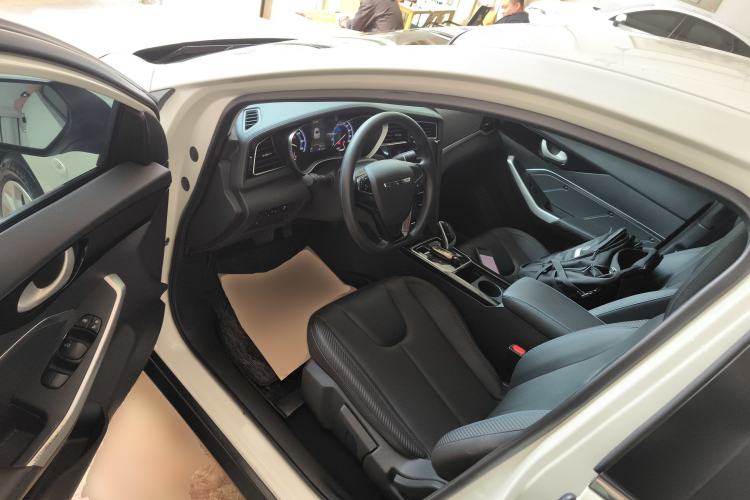 Used Venucia D60EV 2022 Standard Range Smart Drive Version Driver Seat