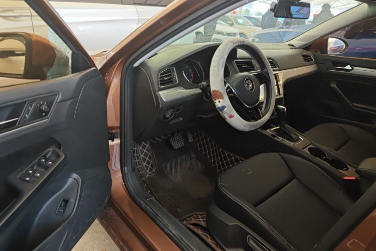 Used Volkswagen Lamando 2015 230TSI DSG Fashion Edition