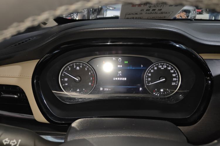 Used Buick GL8 2023 Facelifted Land Cruiser Executive Luxury Version
