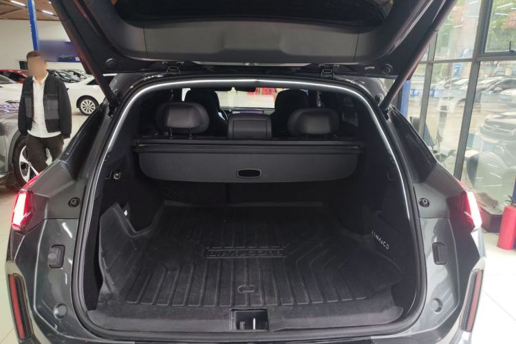 Used Lynk & Co 08 EM-P 2025 120km Long-Range Pro
