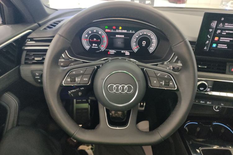 Used Audi A4L 2023 40 TFSI Luxury Dynamic Model Steering Wheel