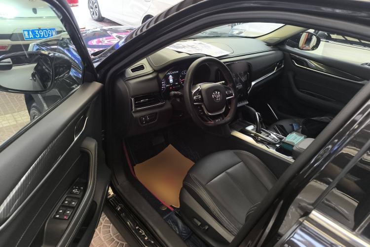 Used Brilliance V7 2018 280T DCT Luxury Model 5 Seats
