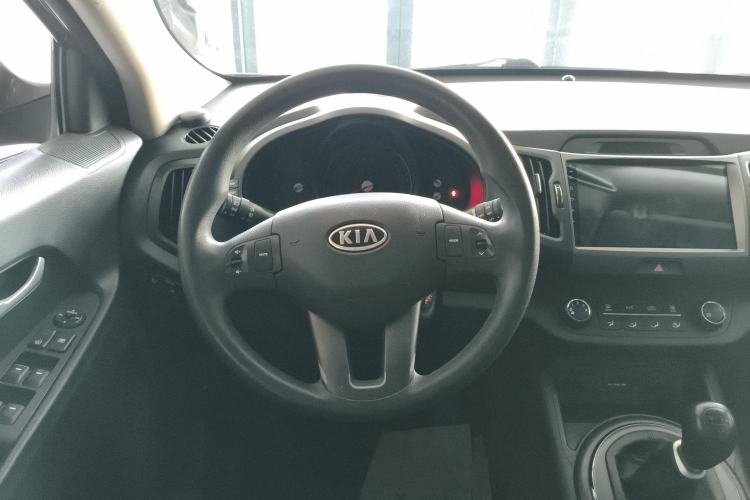 Used Kia Sportage R 2014 2.0L Manual Two-Wheel Drive GL Trim

