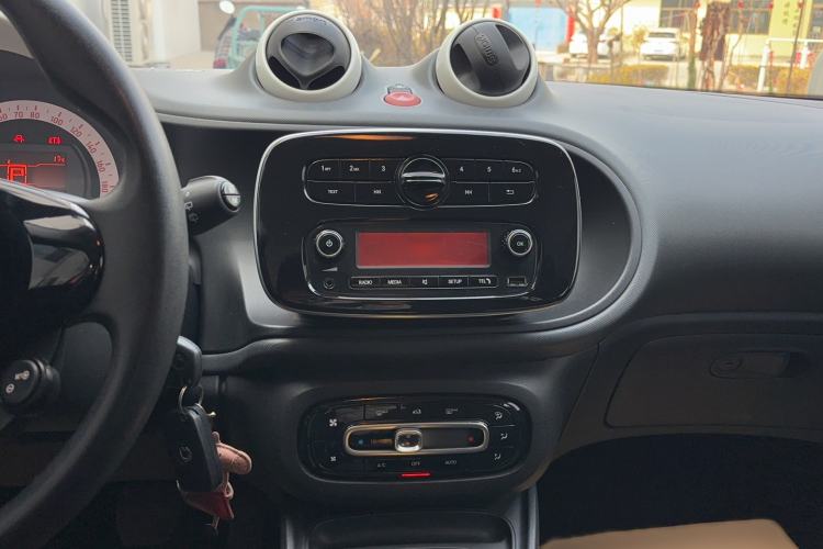 Used smart forfour 2018 1.0L 52 kW Dynamic Edition Audio And AC Panel