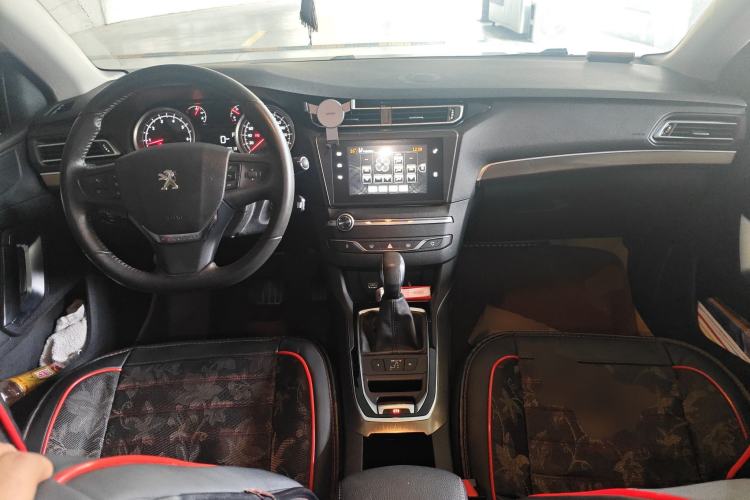 Used Peugeot 408 2016 1.6T Automatic Luxury Edition Center Console