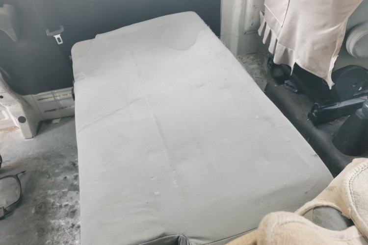 Used Jinbei Express 2020 2.0L Upgraded Version China V Emission Standard 6-Seater V19 Left Rear Seat