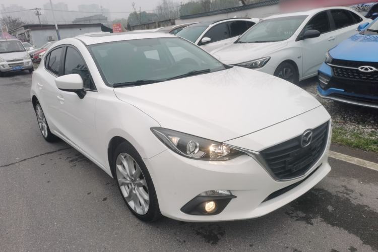 Used Mazda 3 Axela 2016 Hatchback 2.0L Automatic Sport Model
