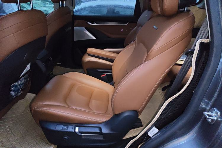 Used SAIC MAXUS D90 2017 2.0T Automatic All-Wheel Drive Sirius Left Rear Seat