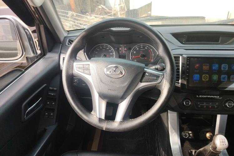 Used Leopaard Q6 2015 2.4L Manual 4x4 Excellence Edition