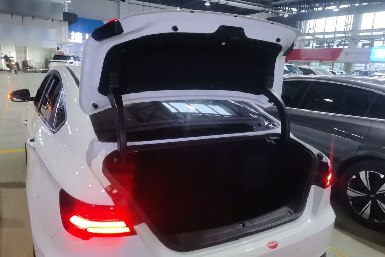 Used Geely Auto Binray 2019 200T DCT Binzhi Edition Trunk