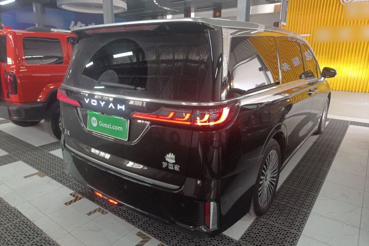 Used VOYAH Dream 2025 PHEV Four-Wheel Drive Prestige Kunpeng Edition
