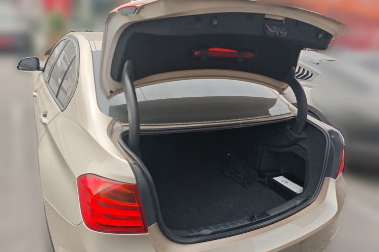 Used BMW 3 Series 2013 320i Sport Design Package
