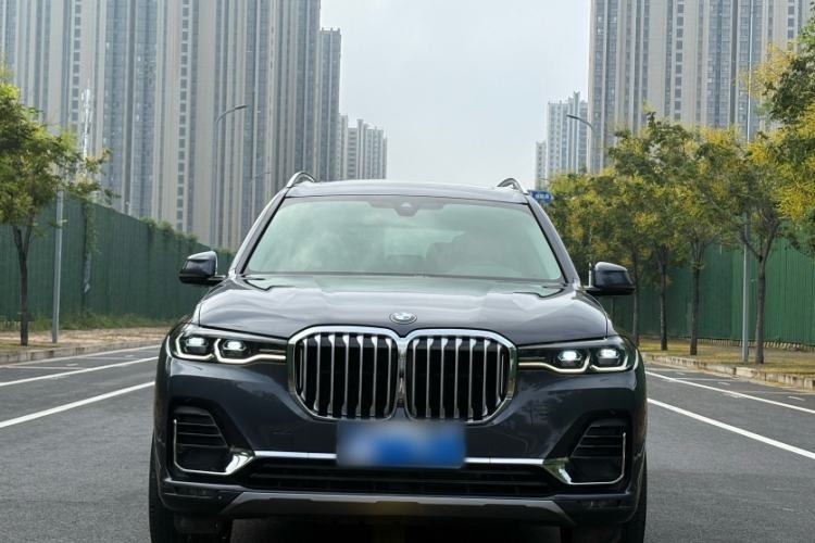 Used BMW X7 2019 xDrive40i Luxury Package with Leading Features
