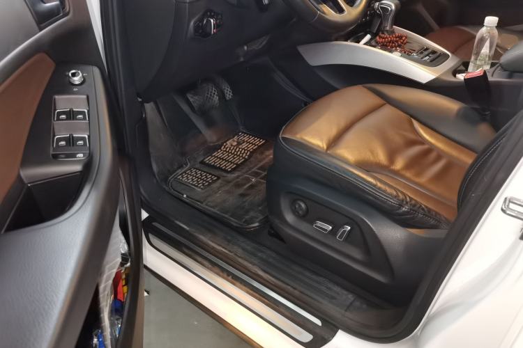 Used Audi Q5 2016 40 TFSI Technology Edition Driver Seat