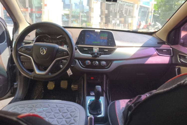 Used Baojun 310W 2017 1.5L Manual Fashion Model China V

