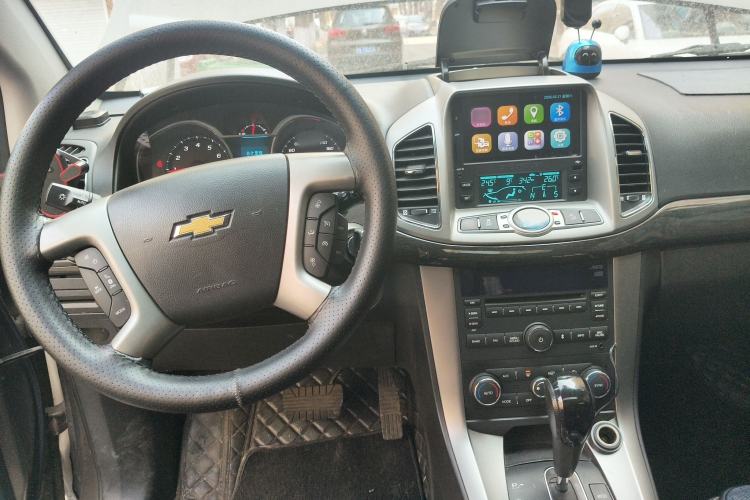 Used Chevrolet Captiva 2015 2.4L 4x4 Flagship Edition 7-Seater