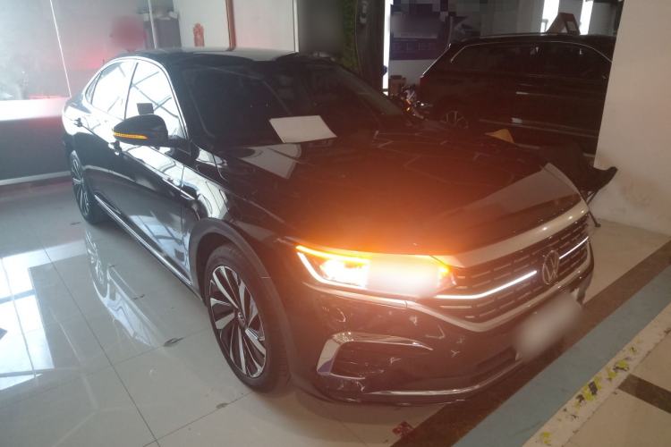 Used Volkswagen Passat 2023 Facelift 330TSI Luxury Edition
