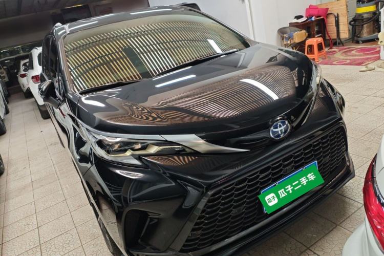 Used Toyota Granvia 2022 2.5L Hybrid Flagship Edition Exterior 1