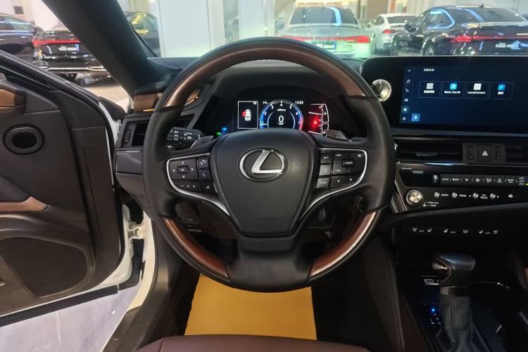 Used Lexus ES 2023 200 Excellence Edition