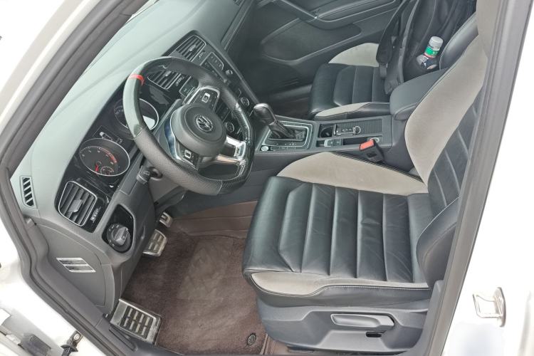 Used Volkswagen Golf 2016 1.4TSI Automatic R-Line Left Front Seat