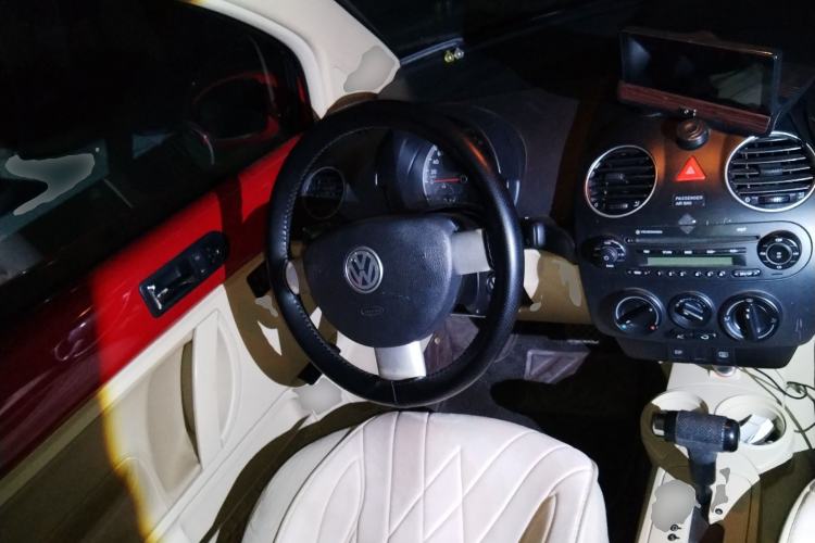 Used Volkswagen Beetle 2010 2.0 BlackOrange Comfort Edition Steering Wheel