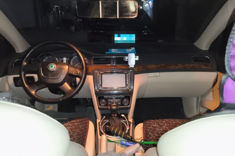 Used Skoda Superb 2012 1.8TSI Automatic Prestige Edition Center Console