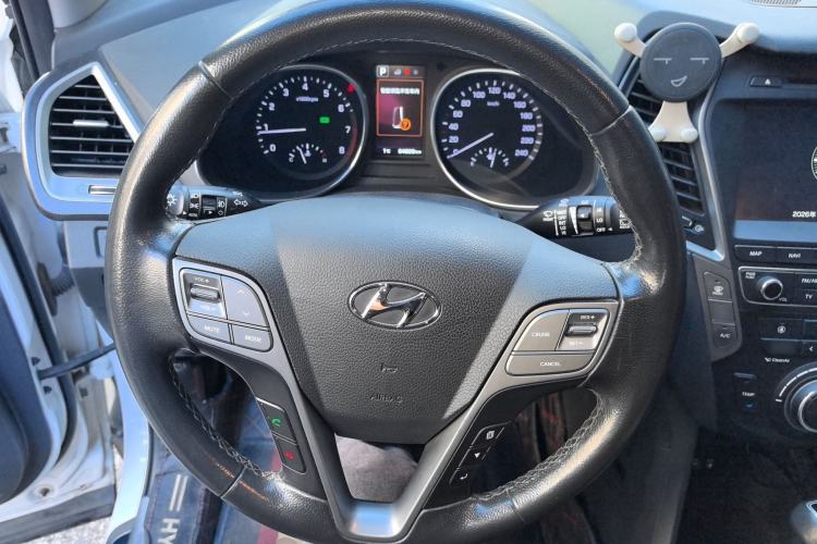 Used Hyundai Santa Fe 2017 2.0T Automatic Two-Wheel Drive Smart Version 7 Seats
