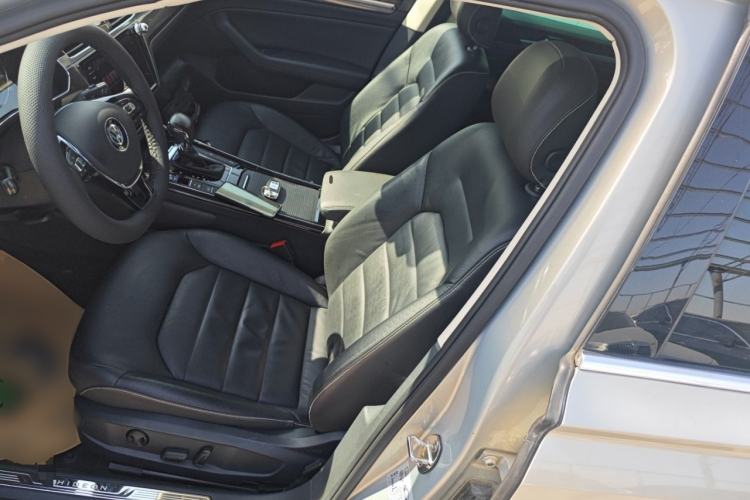 Used Volkswagen Phideon 2018 Revised Version 380TSI Two-Wheel Drive Business Edition
