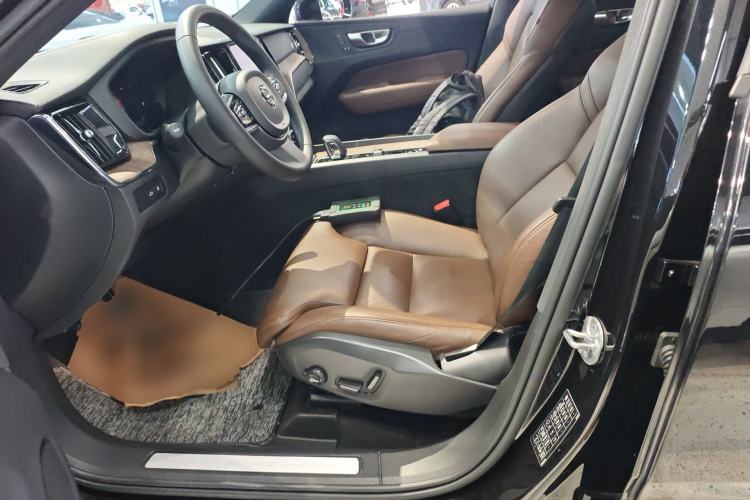 Used Volvo XC60 New Energy 2023 T8 Plug-in Hybrid Long-Range All-Wheel Drive Smart Luxury Edition Left Front Seat