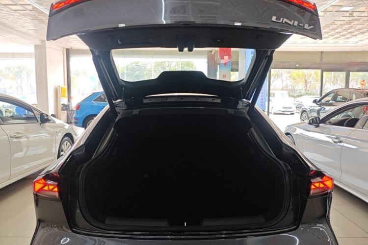 Used CHANGAN UNI-V 2024 1.5T Prestige Edition
