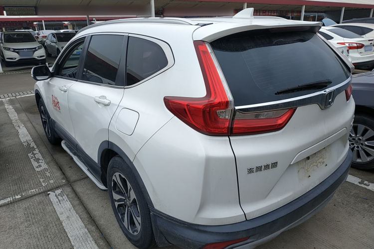 Used Honda CR-V 2017 240TURBO Manual Two-Wheel Drive Classic Edition Exterior 2