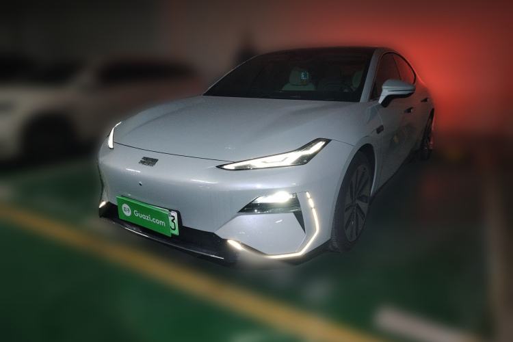 Used Geely Galaxy E8 2024 665 km Range Rear-Drive Starship Long-Range Version