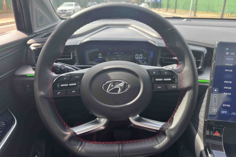 Used Hyundai Custo 2021 270TGDi Prestige LUX Steering Wheel