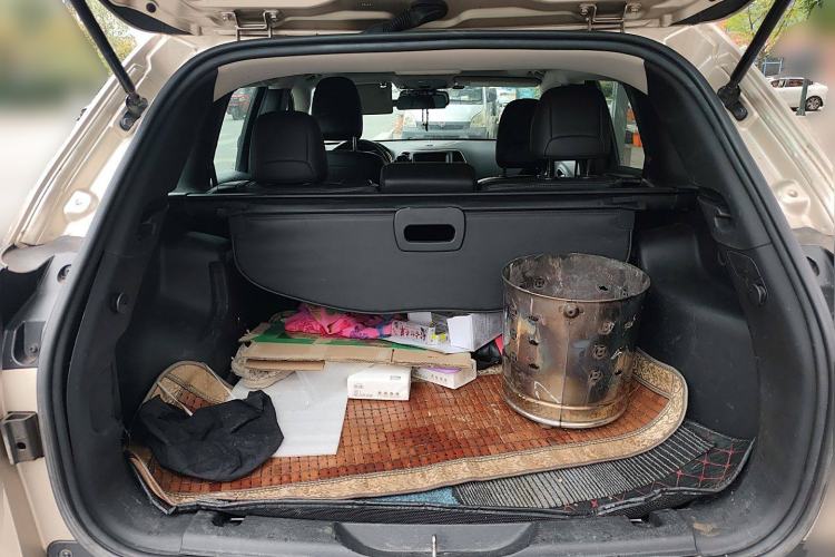 Used Jeep Cherokee 2017 2.0L Superior Edition Trunk