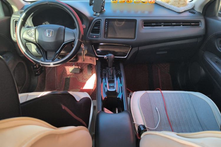 Used Honda Vezel 2020 220 TURBO CVT Elite Edition Center Console