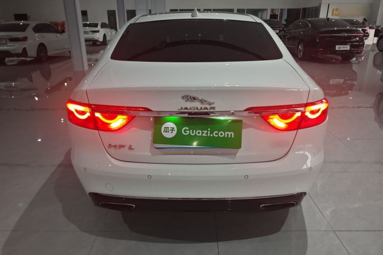 Used Jaguar XFL 2018 XFL 2.0T 250 PS Premium Edition
