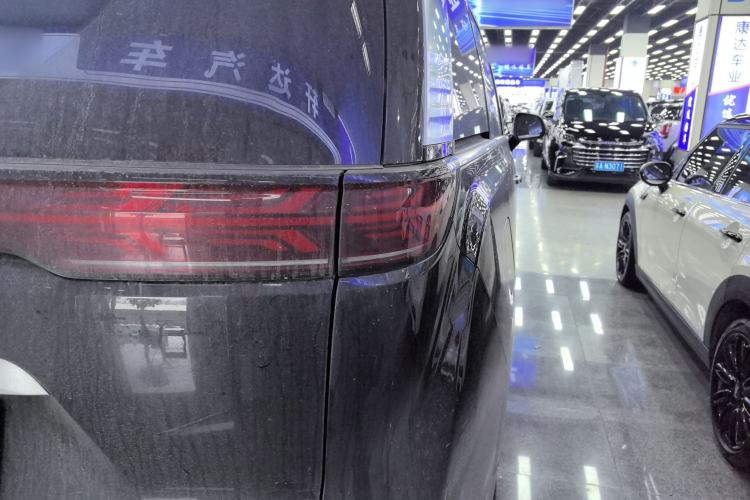 Used Denza D9 2022 DM-i 970 Four-Wheel Drive Flagship Model
