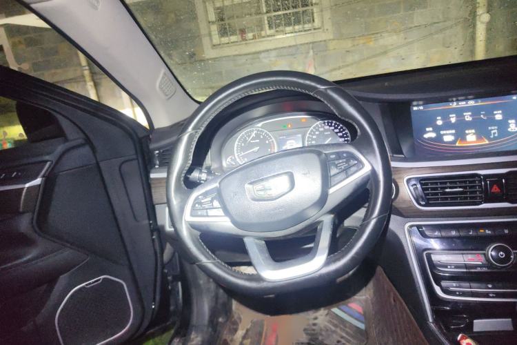 Used Geely Auto Emgrand GT 2017 1.8T Flagship 4G Edition Steering Wheel
