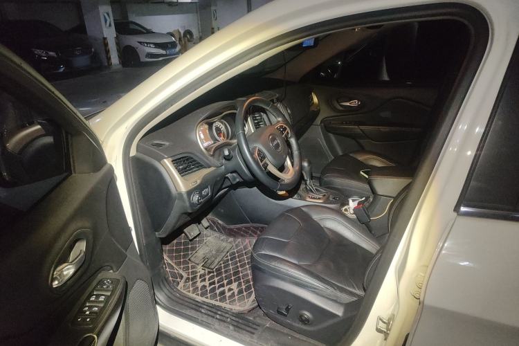 Used Jeep Cherokee 2017 2.4L Leading Smart Edition