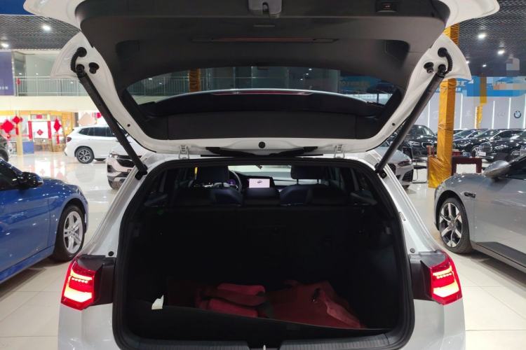 Used Volkswagen Golf 2023 Facelift 280TSI DSG R-Line Lite
