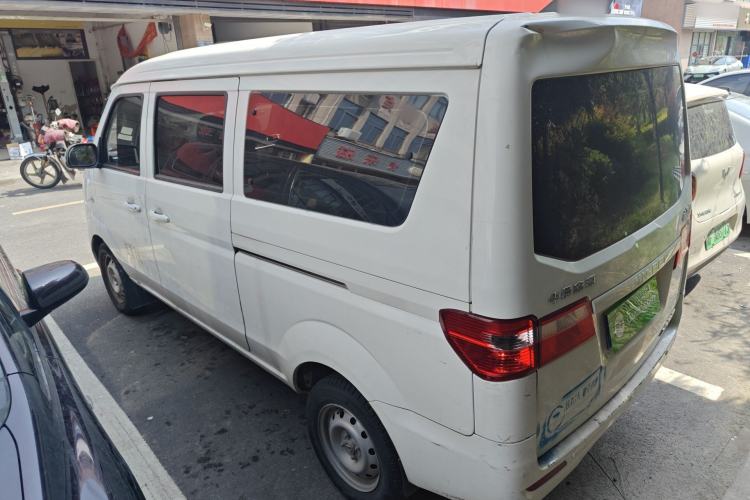 Used Jinbei Hiace X30 2023 1.5L Wealthy-Style Passenger Van 5/6/7-Seater Non-Air-Conditioned Version SWC15M
