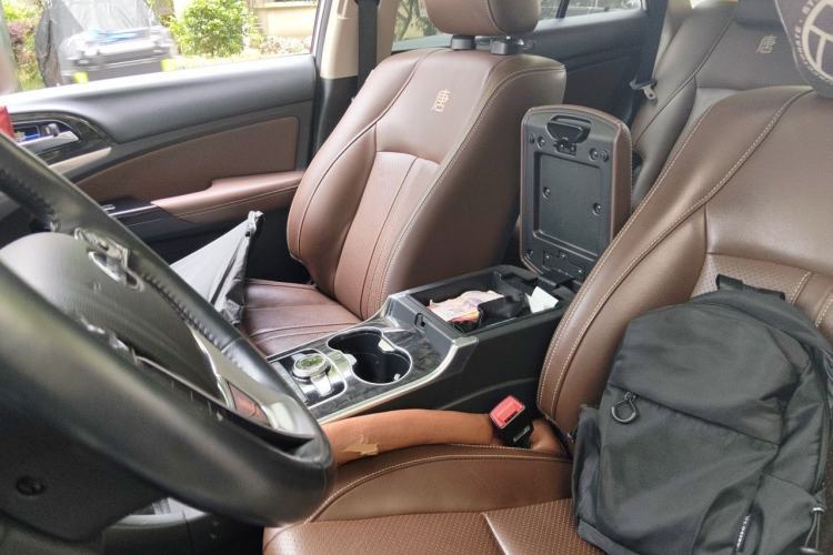 Used BYD Tang New Energy 2015 2.0T Four-Wheel-Drive Flagship Model
