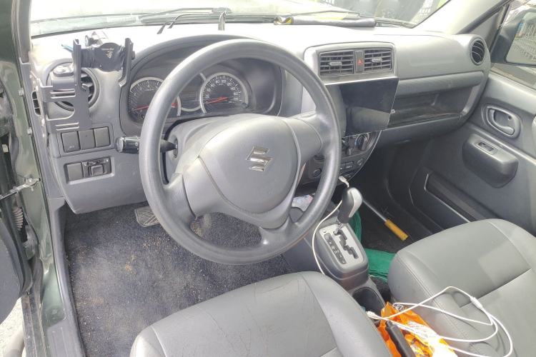 Used Suzuki Jimny 2015 1.3 AT JLX Center Console