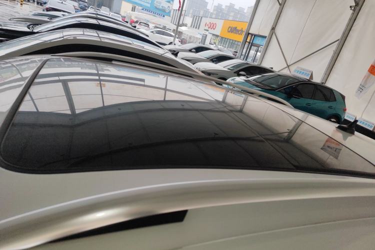 Used Volkswagen T-ROC 2023 300TSI DSG Two-Wheel-Drive Chen Guang Edition
