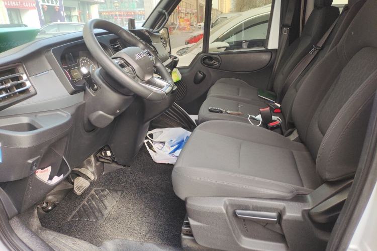 Used JMC Fushun 2023 2.0T Automatic Short-Wheelbase Low-Roof Commercial & Multi-Purpose Passenger Vehicle 6-Seater with Dual-Opening Tailgate Left Front Seat