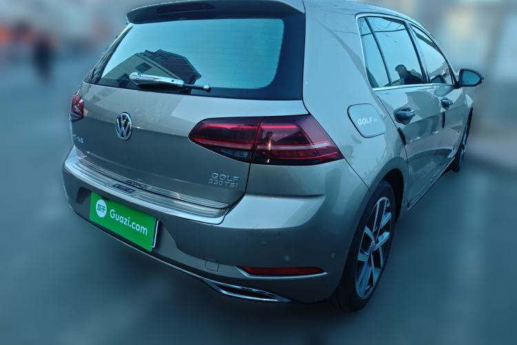 Used Volkswagen Golf 2018 230TSI Automatic Luxury Version Rear Right 45 Deg