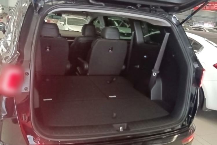 Used Hyundai Custo 2024 270TGDi LUX Prestige Edition Trunk