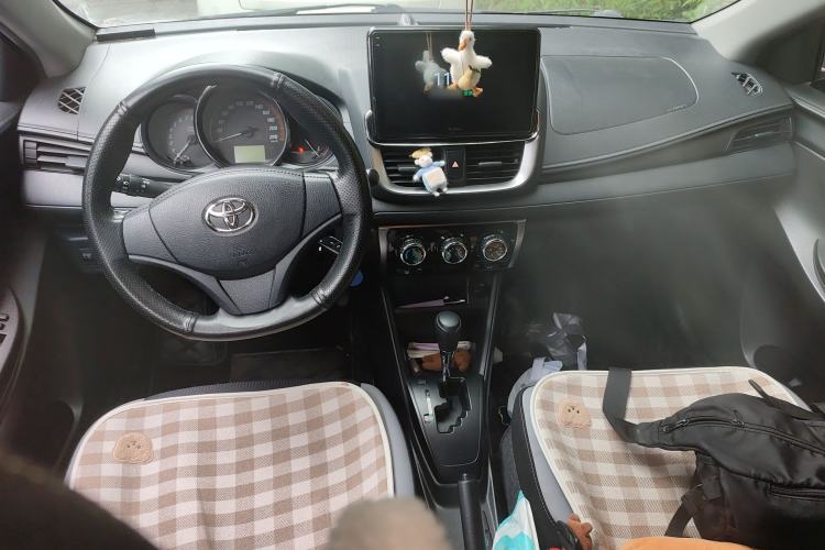 Used Toyota YARiS L Zhi Xuan 2020 X-Trail X 1.5L CVT Leading Edition Center Console