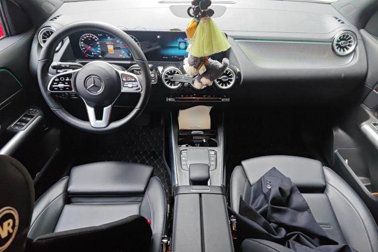 Used Mercedes-Benz GLA 2022 Facelifted GLA 200 Center Console