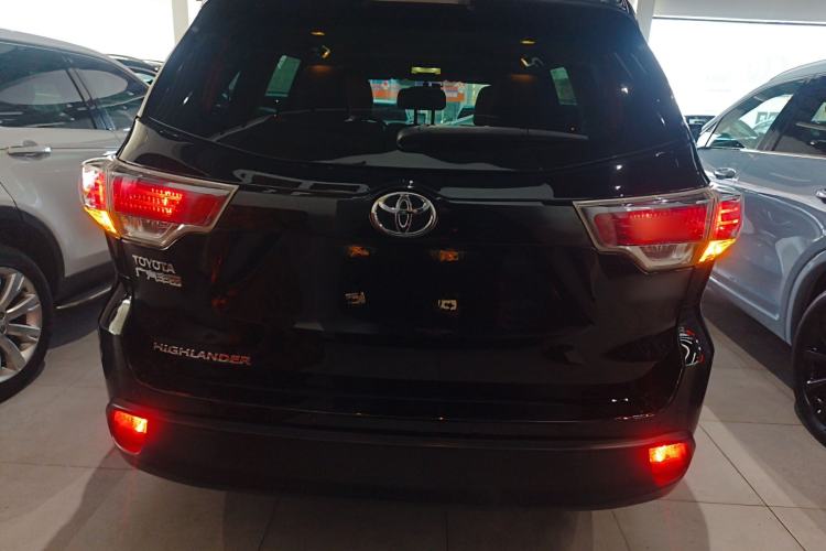 Used Toyota Highlander 2015 2.0T Two-Wheel Drive Elite Edition 7 Seats